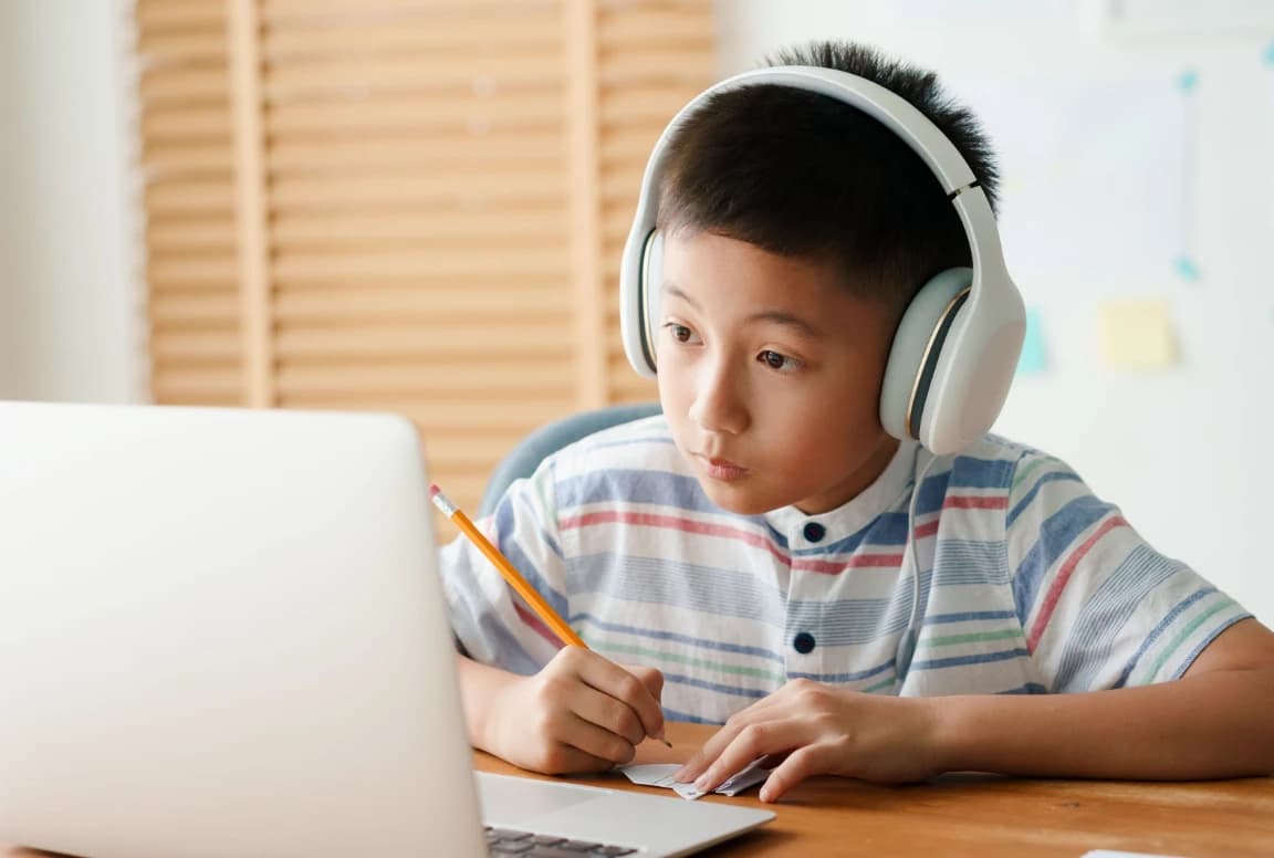 Student learning math online